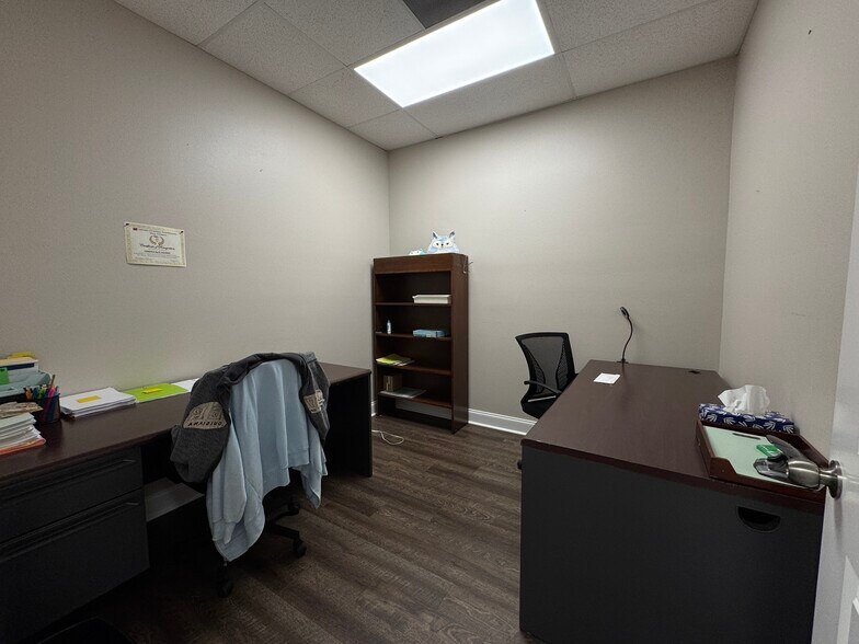 More Photos Of 100 Melonie St, Boutte Storefront For Lease