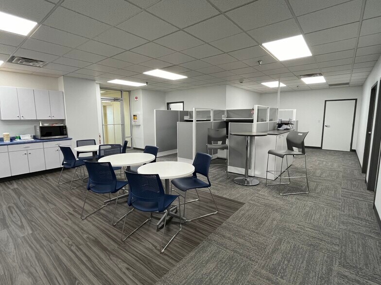 More Photos Of 401 Technology Dr, Canonsburg Light Distribution For Sale