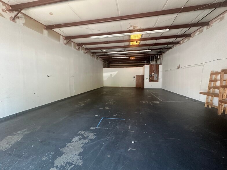 More Photos Of 4250 Keith Bridge Rd, Cumming Light Manufacturing For Lease