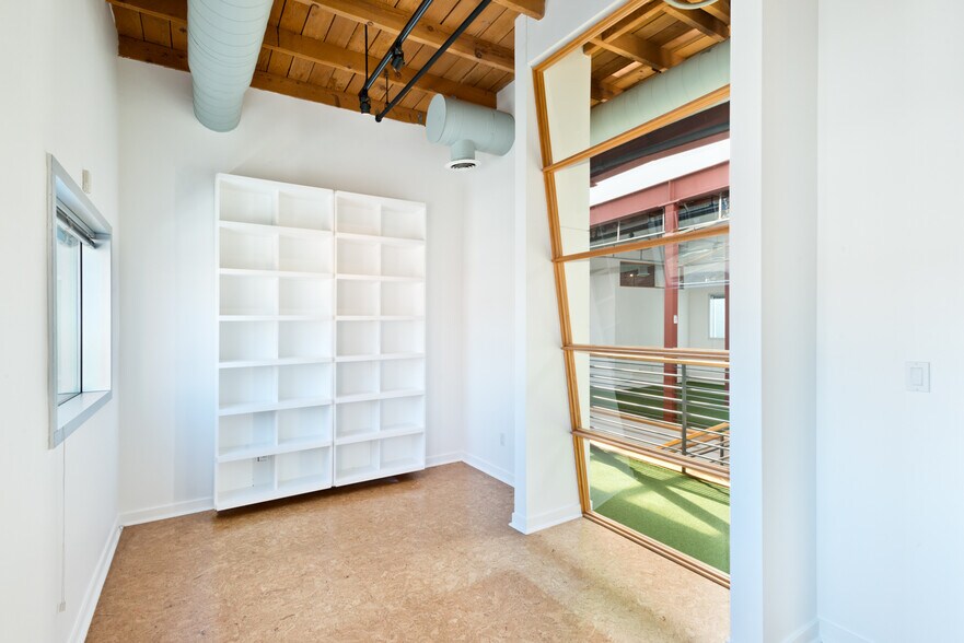 More Photos Of 2917 Santa Monica Blvd, Santa Monica Loft Creative Space For Lease