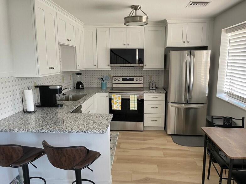 More Photos Of 125 N Brevard Ave, Cocoa Beach Office For Sale