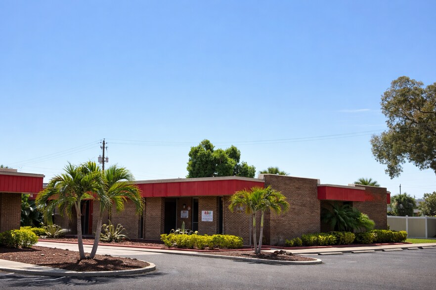 More Photos Of 3900 Broadway Ave, Fort Myers Medical For Sale