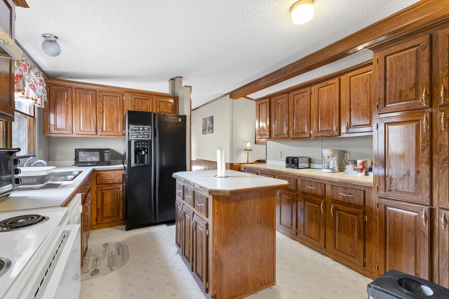 More Photos Of 7450 Highway 187, Eureka Springs Restaurant For Sale