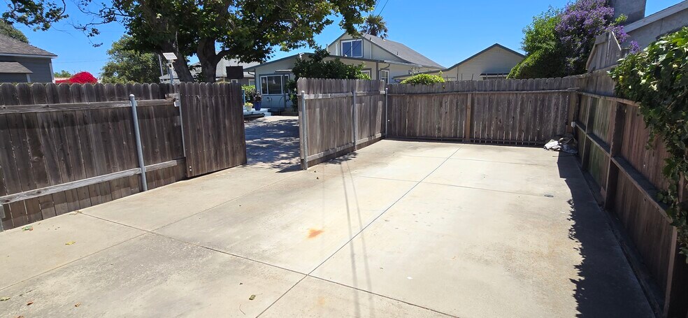 More Photos Of 133 N G St, Lompoc Medical For Sale