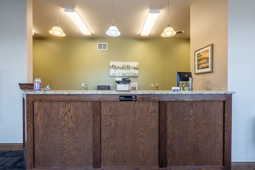 More Photos Of 1107 S Mulford Rd, Rockford Office For Sale