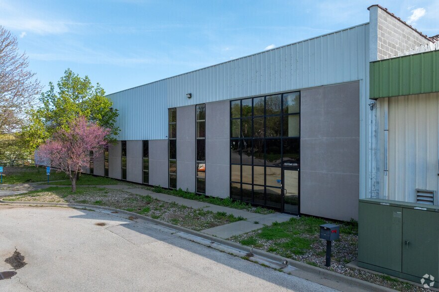 Primary Photo Of 800-810 E 10th St, Lawrence Flex For Sale