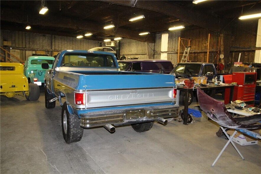 More Photos Of 13612 Stillwell Rd, Bonner Springs Auto Salvage Facility For Sale