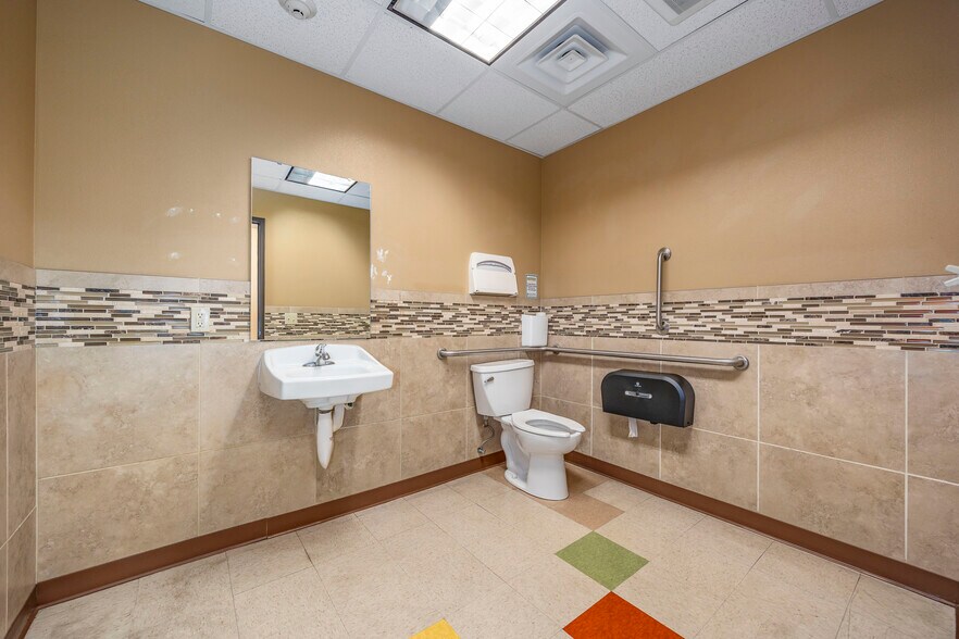 More Photos Of 829 Goethals Dr, Richland Office For Lease