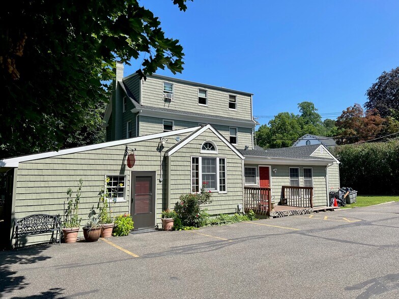 More Photos Of 91 Green St, Huntington Office Residential For Sale