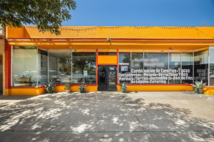 Primary Photo Of 33027 Road 159, Ivanhoe General Retail For Sale