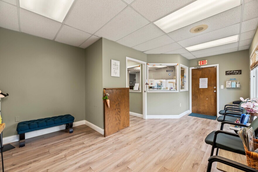 More Photos Of 1594-1600 US Highway 130, North Brunswick Medical For Lease