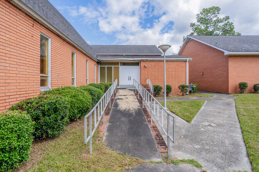 More Photos Of 412 McDonald St, Waycross Specialty For Sale