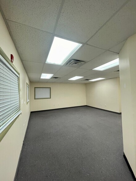 More Photos Of 1371 SW 8th St, Pompano Beach Warehouse For Lease