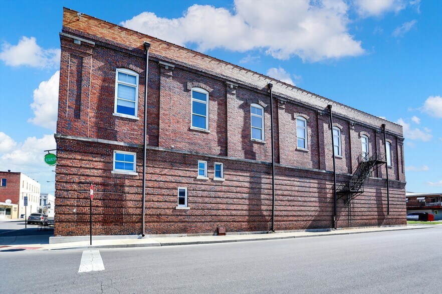 More Photos Of 111 S Walnut St, Edinburgh Theater Concert Hall For Sale