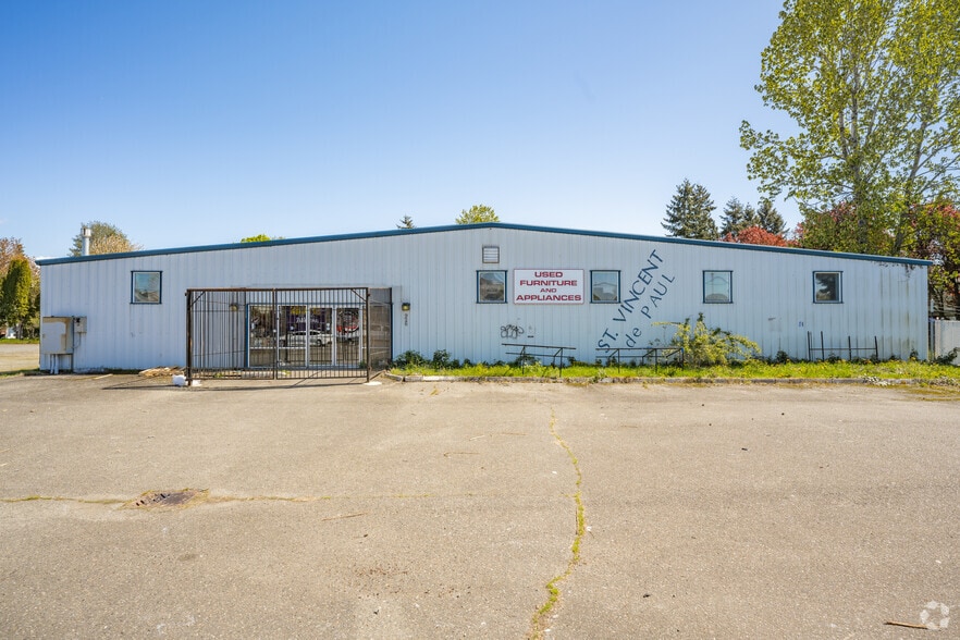 More Photos Of 926 Auburn Way N, Auburn Freestanding For Sale