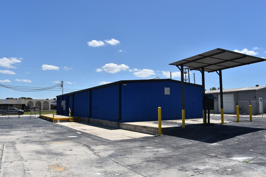 More Photos Of 2060 Range Rd, Clearwater Service For Lease