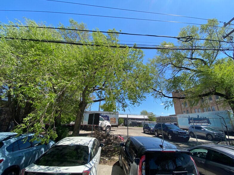 More Photos Of 3065 N Rockwell St, Chicago Warehouse For Sale