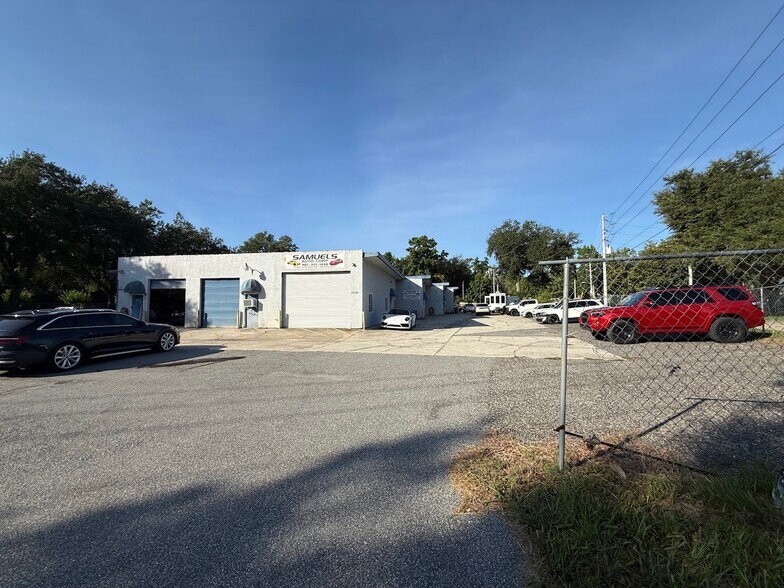 More Photos Of 5508 Benchmark Ln, Sanford Warehouse For Sale