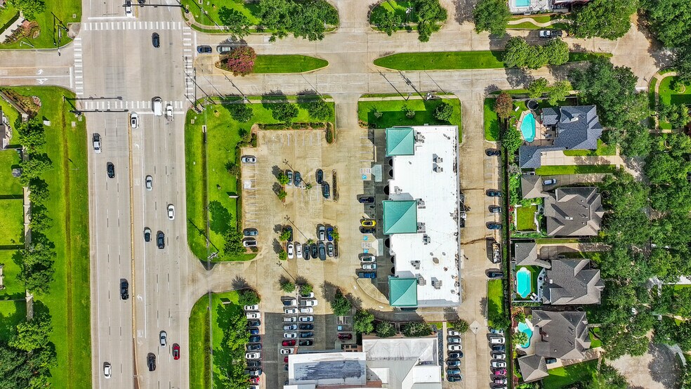 More Photos Of 4403-4411 Highway 6, Sugar Land Storefront For Sale
