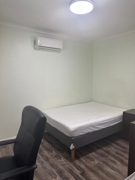 More Photos Of 1161 W 37th Dr, Los Angeles Apartments For Sale