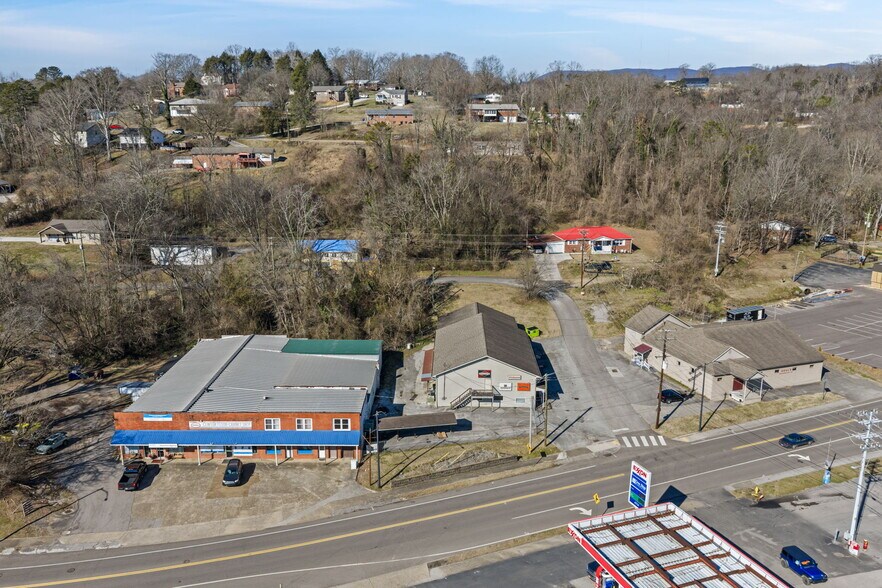 More Photos Of 476 N Main St, Clinton General Retail For Sale