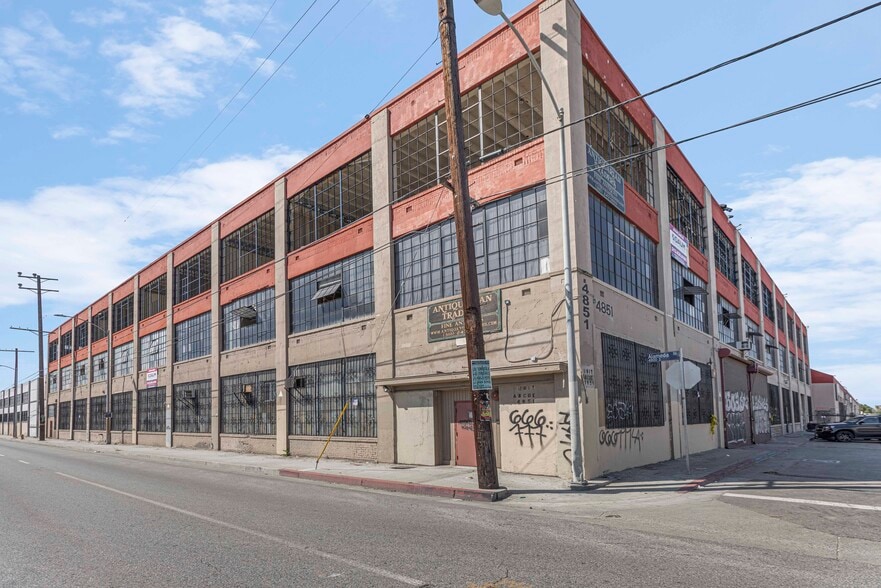 Primary Photo Of 4851 S Alameda St, Los Angeles Warehouse For Lease