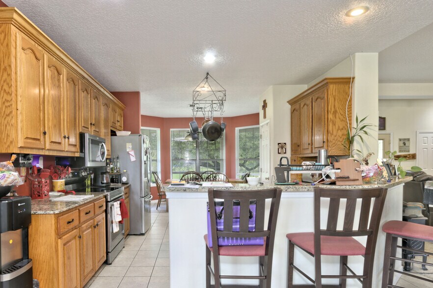 More Photos Of 18135 N Highway 75, Willis Specialty For Sale