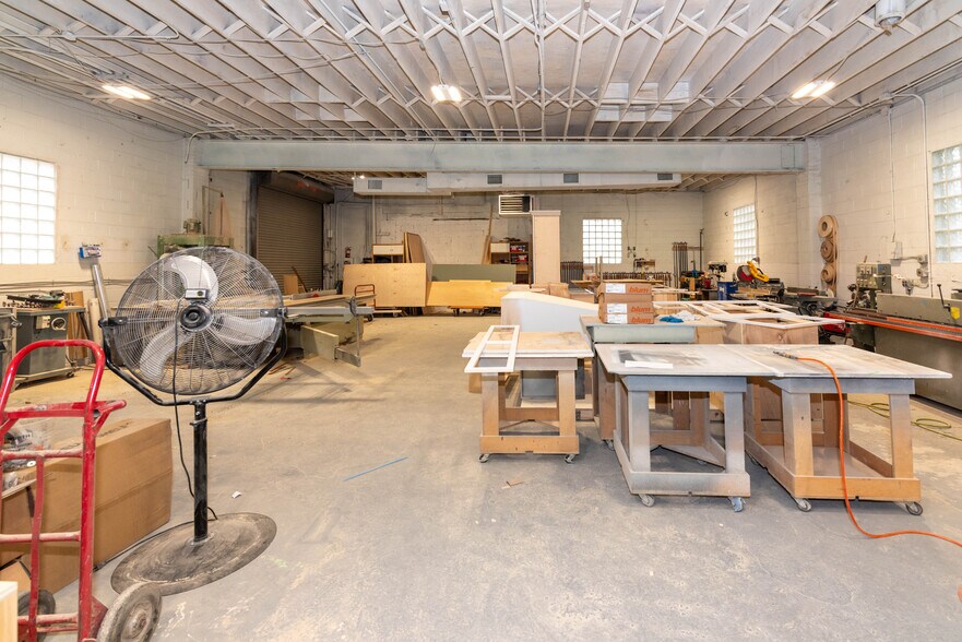 More Photos Of 1401 Clipper Heights, Baltimore Warehouse For Sale