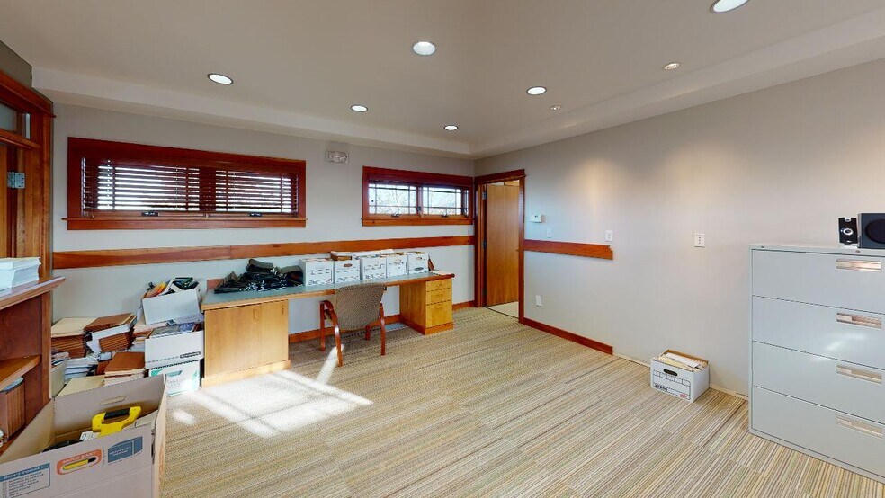 More Photos Of 1946 Stadium Dr, Bozeman Office For Lease