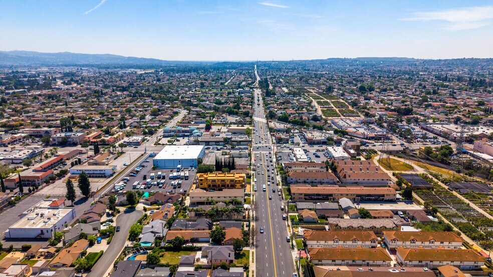 More Photos Of 8614 Valley Blvd, Rosemead Light Distribution For Sale