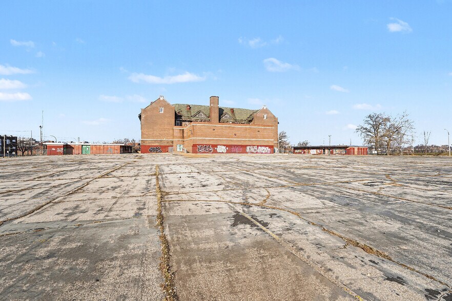More Photos Of 4160 N KINGSHIGHWAY, Saint Louis Schools For Sale