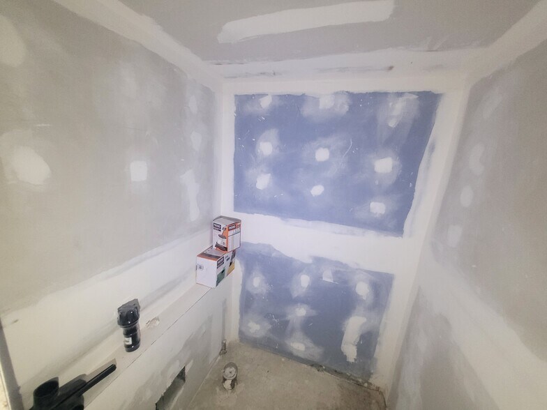 More Photos Of 14907 Livernois Ave, Detroit Flex For Sale