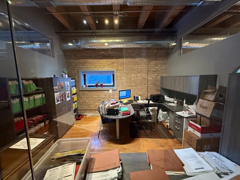 More Photos Of 106 N Aberdeen St, Chicago Office Residential For Sale