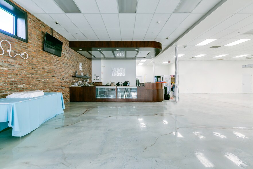 More Photos Of 132 N Wellwood Ave, Lindenhurst Storefront Retail Office For Sale