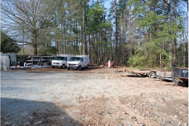 More Photos Of 2517 Riddle Rd, Durham Showroom For Lease