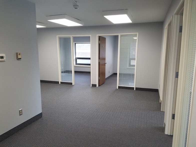 More Photos Of 1919 W Stadium Blvd, Ann Arbor Office For Lease