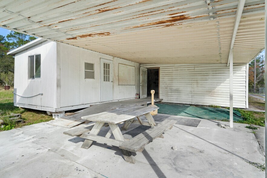 More Photos Of 9926 Denton Ave, Hudson Warehouse For Lease