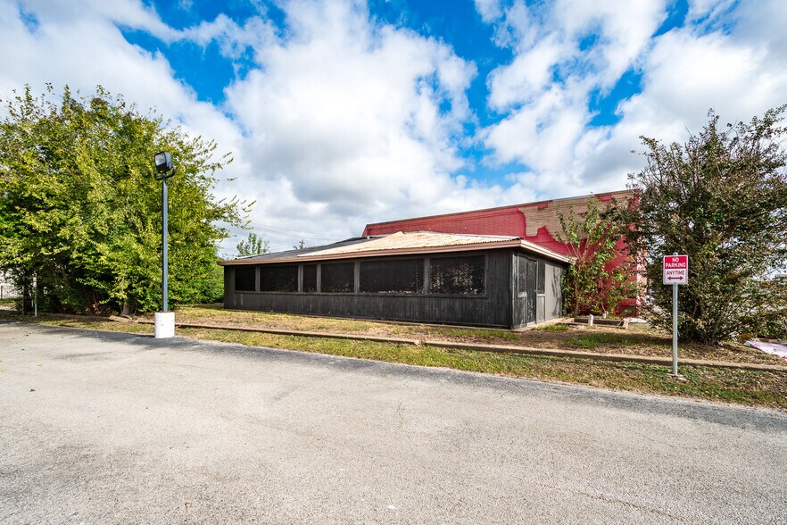 More Photos Of 11950 Kurland Dr, Houston Restaurant For Sale