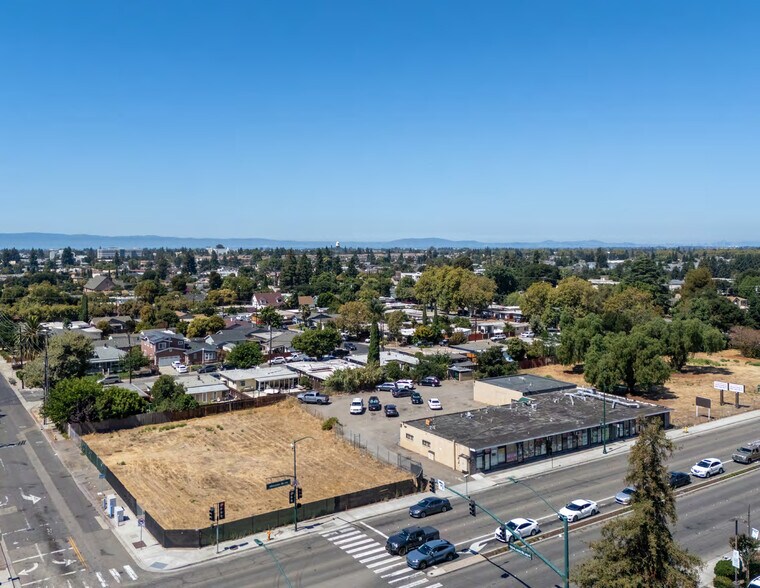More Photos Of 24471 Mission Blvd, Hayward Freestanding For Sale