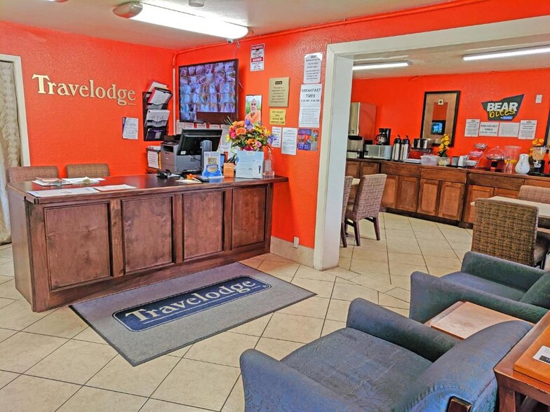 More Photos Of 8850 Airport Blvd, Houston Hospitality For Sale