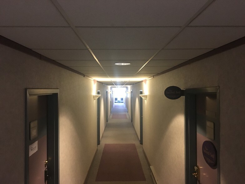 More Photos Of 171 Market Sq, Newington Office For Sale