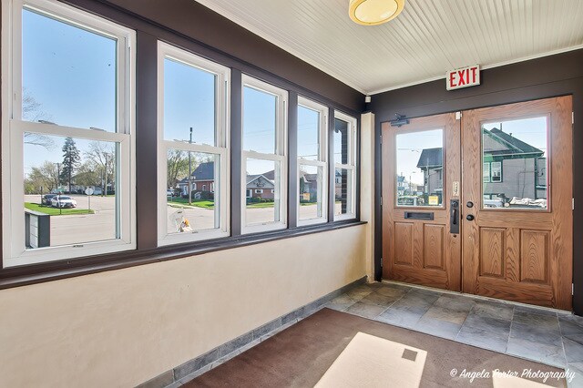 More Photos Of 3425 W Elm St, McHenry Office For Sale