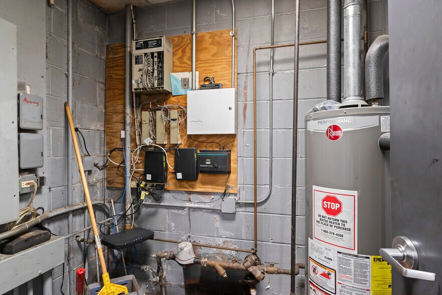 More Photos Of 332 E 159th St, Harvey Auto Repair For Sale