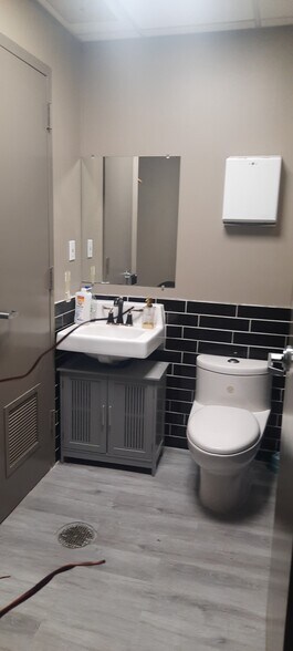 More Photos Of 499 Arrowhead Blvd, Jonesboro Medical For Sale