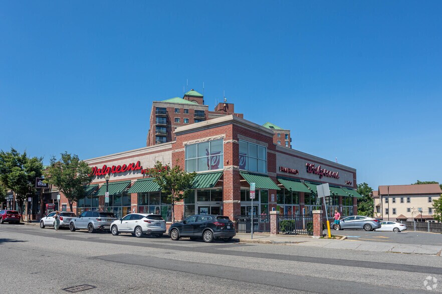 Primary Photo Of 465 Cambridge St, Allston Drugstore For Lease