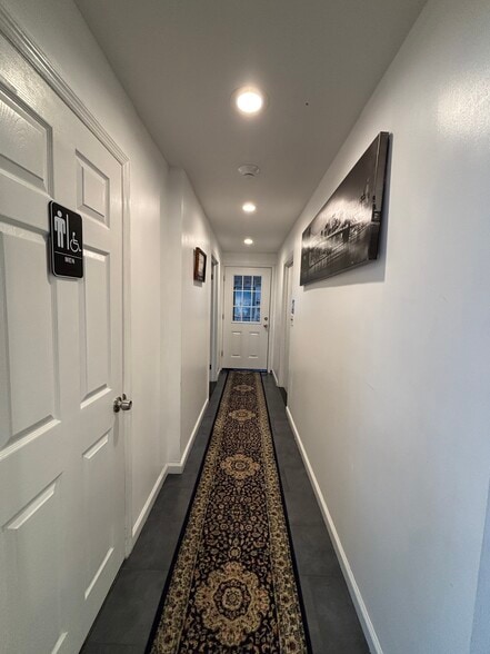 More Photos Of 292-294 Medford Ave, Patchogue Office For Lease