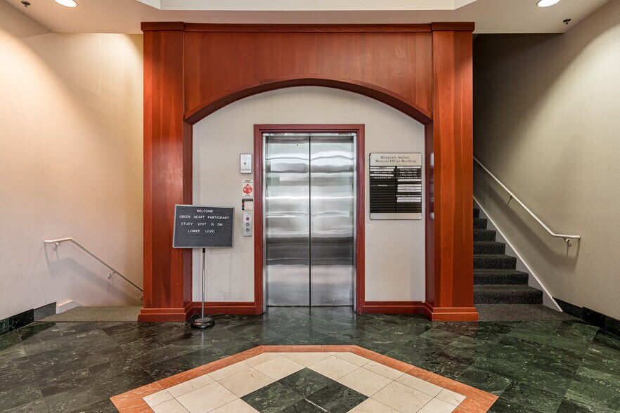 More Photos Of 1700 Old Bluegrass Ave, Louisville Medical For Lease