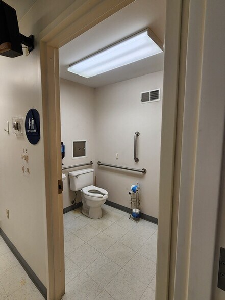 More Photos Of 275 E 4th St, Emporium Medical For Sale