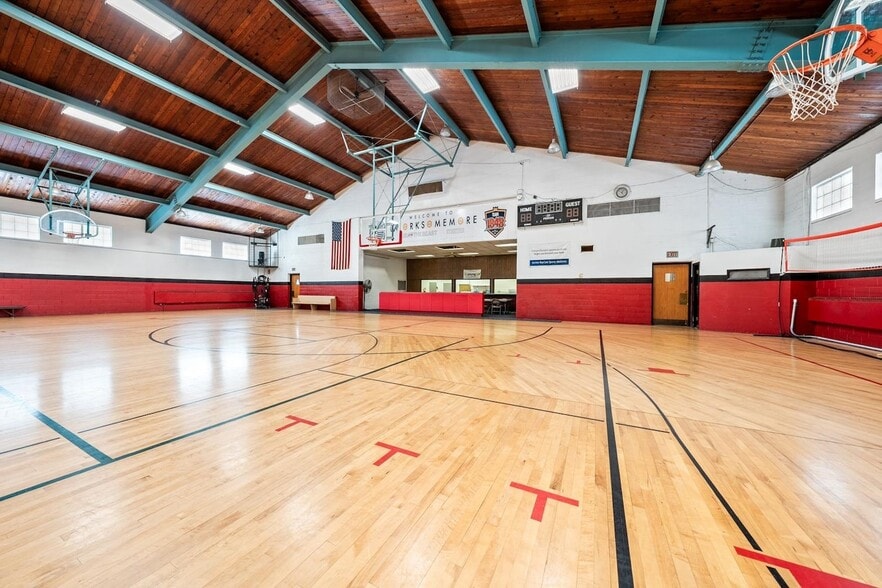 More Photos Of 650 S Irwin Ave, Green Bay Schools For Sale