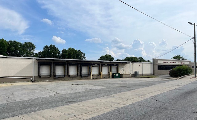 Primary Photo Of 2016-2024 E Market St, Greensboro Warehouse For Lease